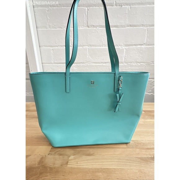 Kate Spade New York Handbags - Kate Spade New York Aqua/Teal leather tote - Size M